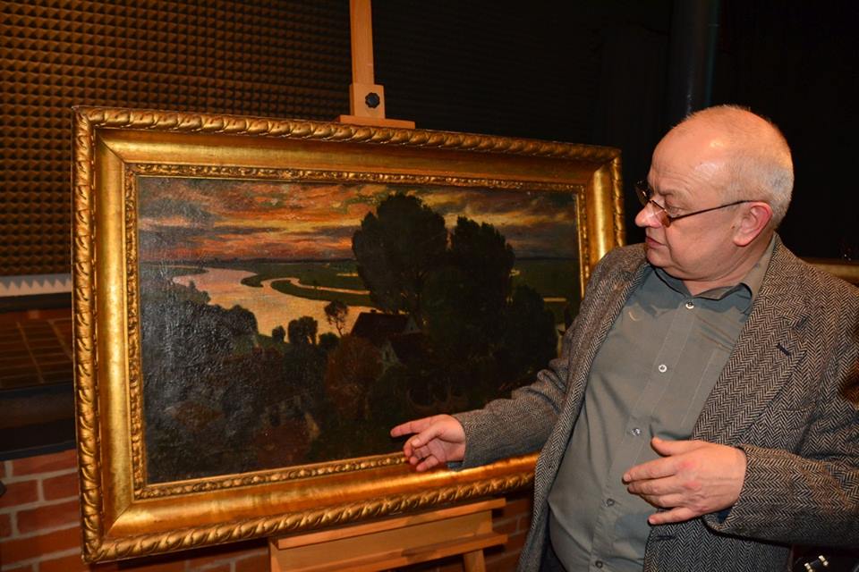 Pan Zenon Owczarek, miłośnik twórczości Hansa Hartiga przed obrazem malarza, Dolin Odry