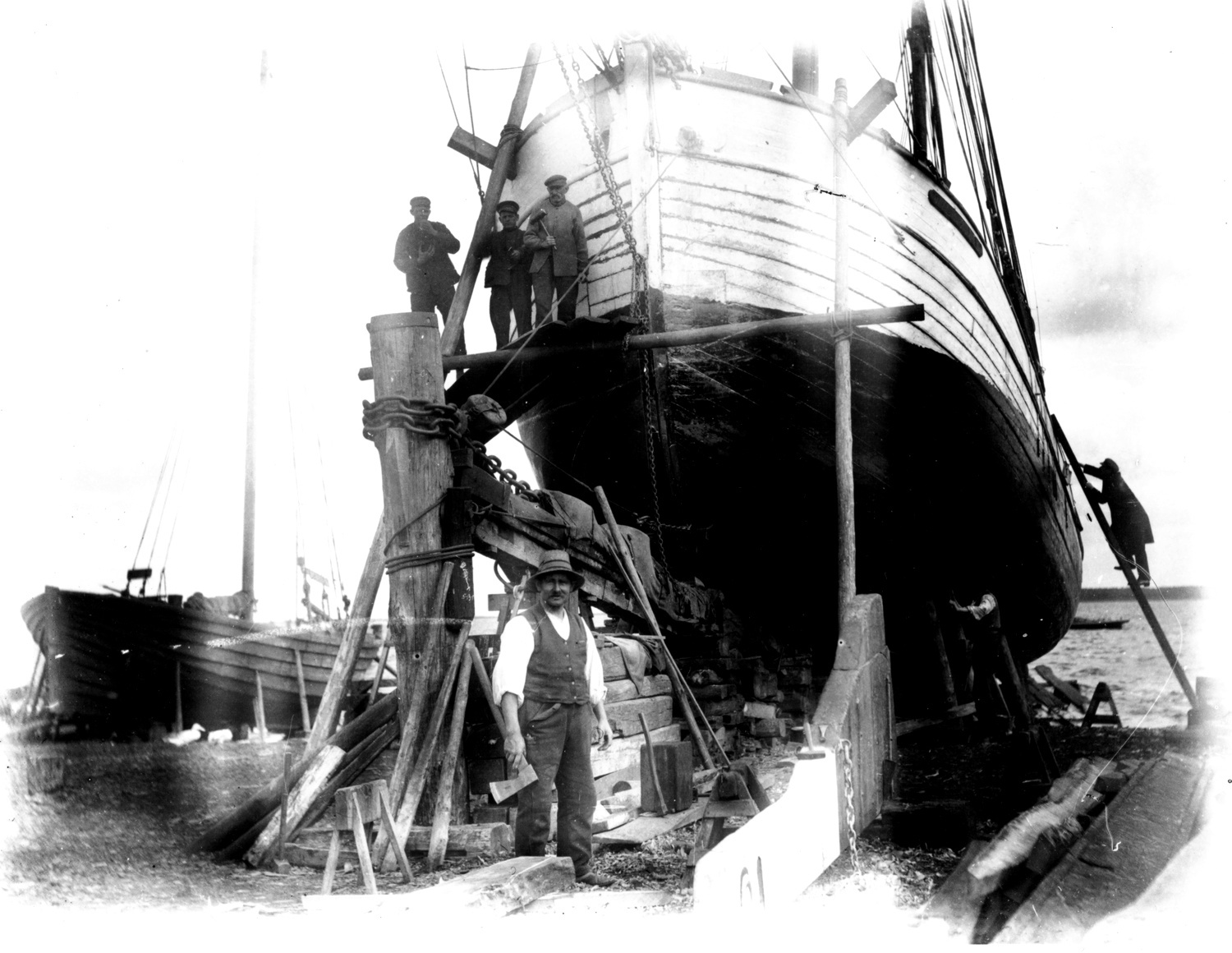Najpierw powstało zdjęcie. Hans Hartig, W stoczni, fotografia, 1924