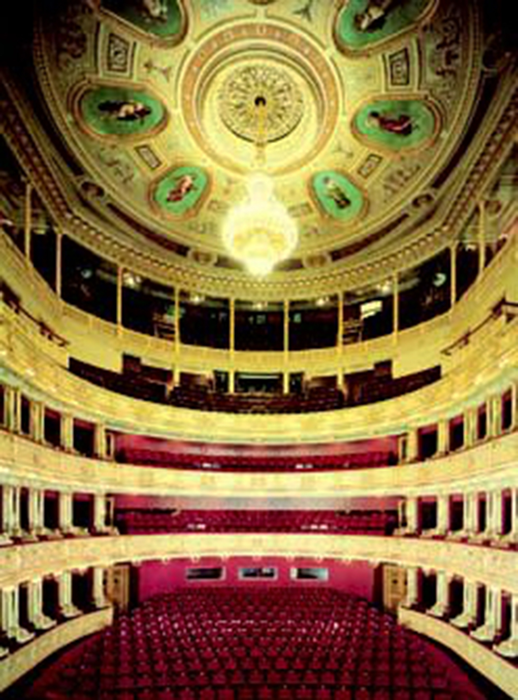 Praga, wnętrze teatru operowego, https://www.czechopera.cz/theatre-Prague_National_Theatre-history-2 – dostęp 27.02.2020