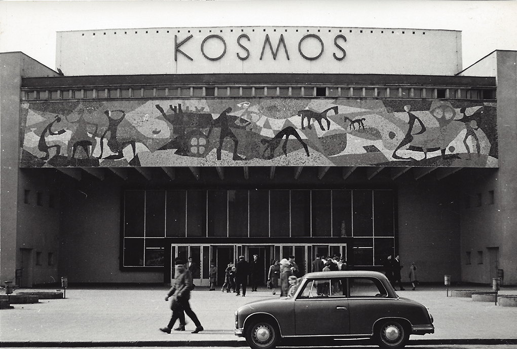Sławomir Lewiński, współpraca Emanuel Messer /in cooperation with Emanuel Messer/ mozaika na elewacji kina Kosmos /mosaic on the facade of the Kosmos cinema/ 1959, al. Wojska Polskiego 8, Szczecin